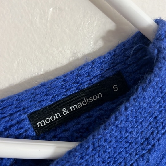 Blue cropped knitted long sleeve - Picture 2 of 6